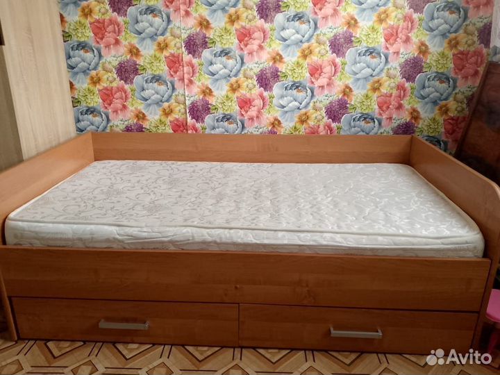 Кровать детская с бортиком