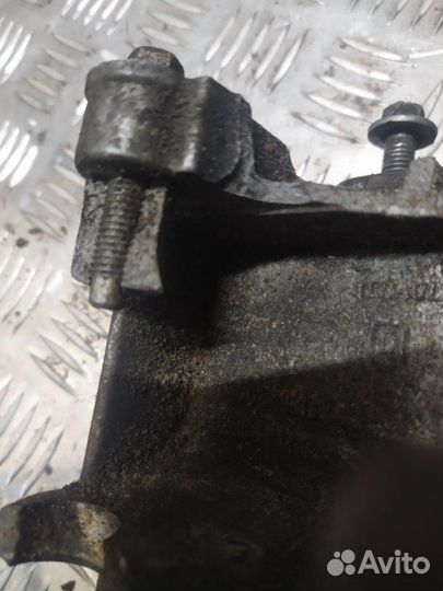 Кронштейн генератора Renault Logan 2 L8 2014-2018