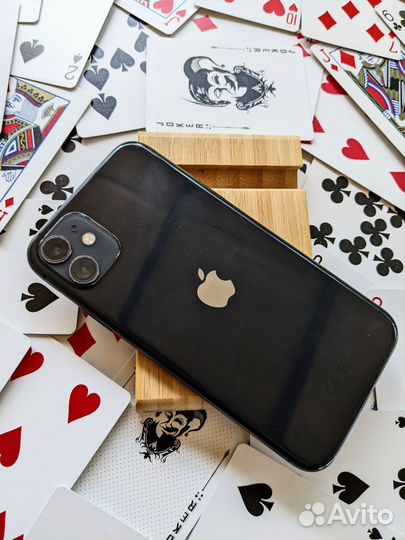 iPhone 11, 64 ГБ