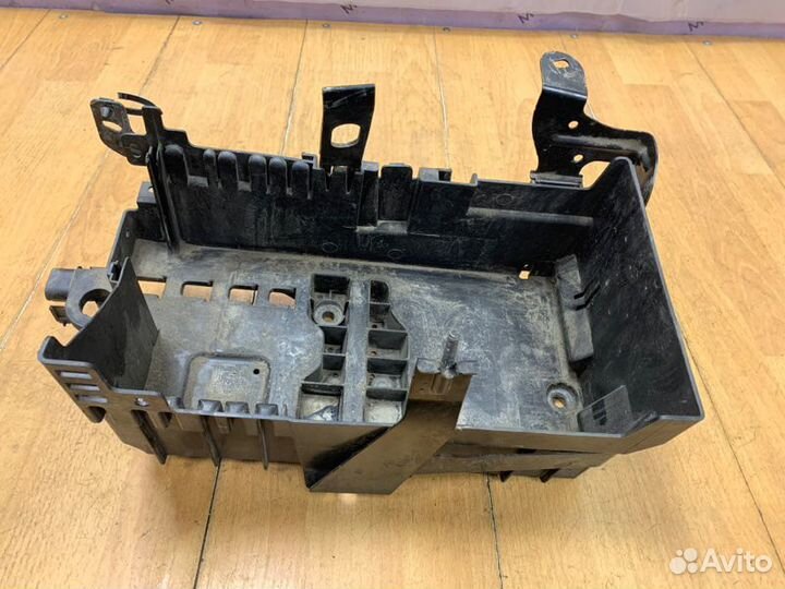 Полка аккумулятора Opel Astra J хетчбэк 5-ти дв