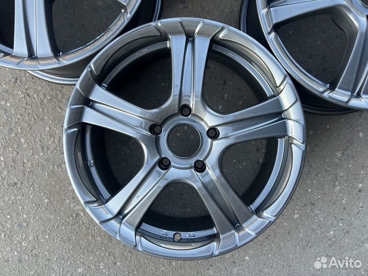 Комплект литых дисков R16 5x114.3 Dia 66.1