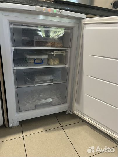 Морозилка бирюса