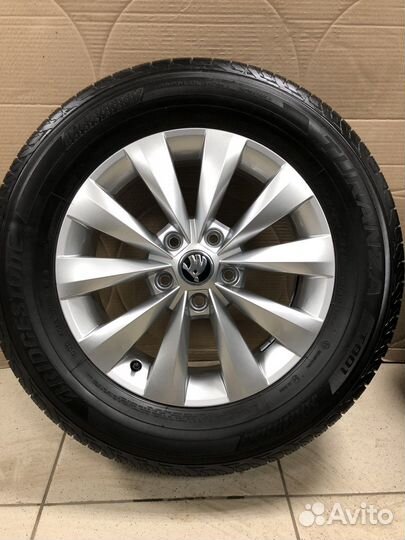 Skoda Karok R16 215/60 новые