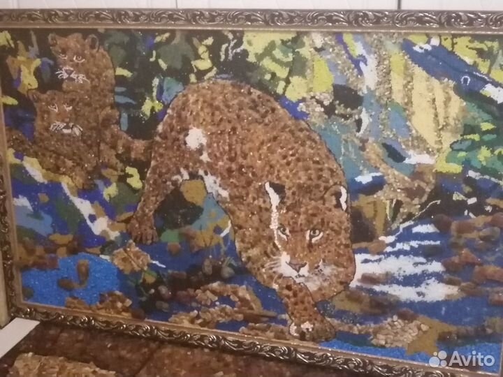 Картина с янтарем