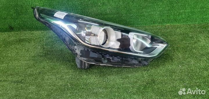 Фара правая Kia Cerato