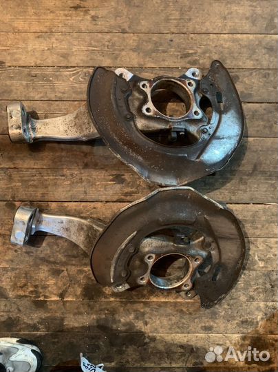 Кулак поворотный lexus ls600h япония