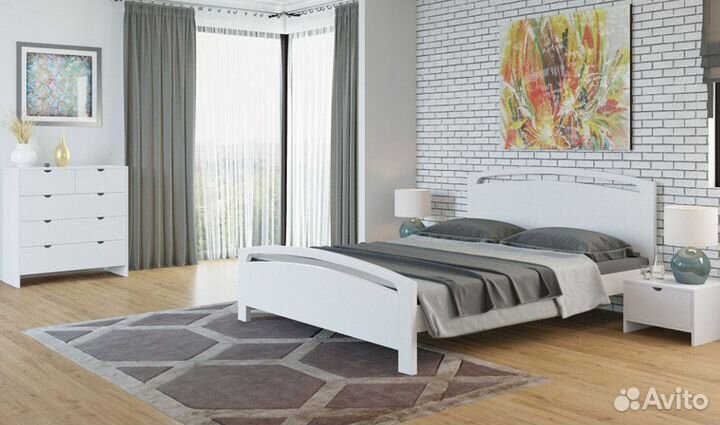 Кровать массив