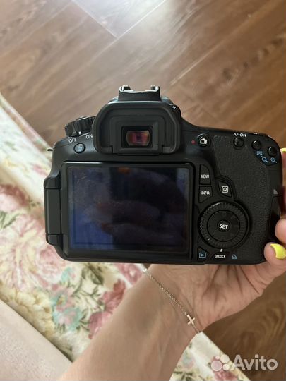 Зеркальный фотоаппарат canon 60d