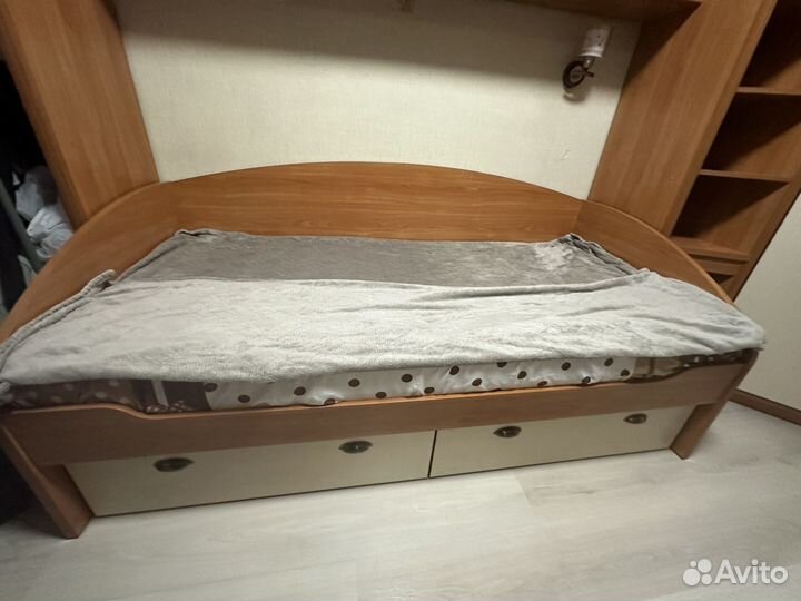 Модульная мебель в дескую(подростковую)комнату