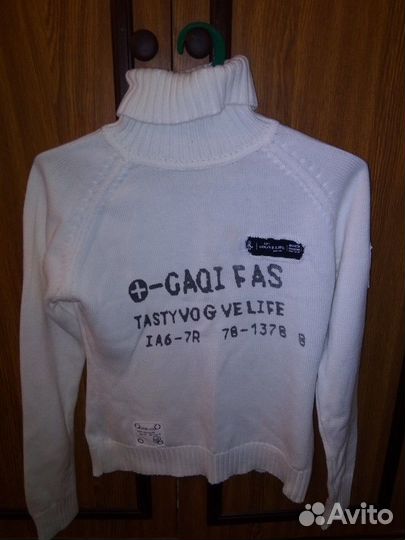 Свитер женский