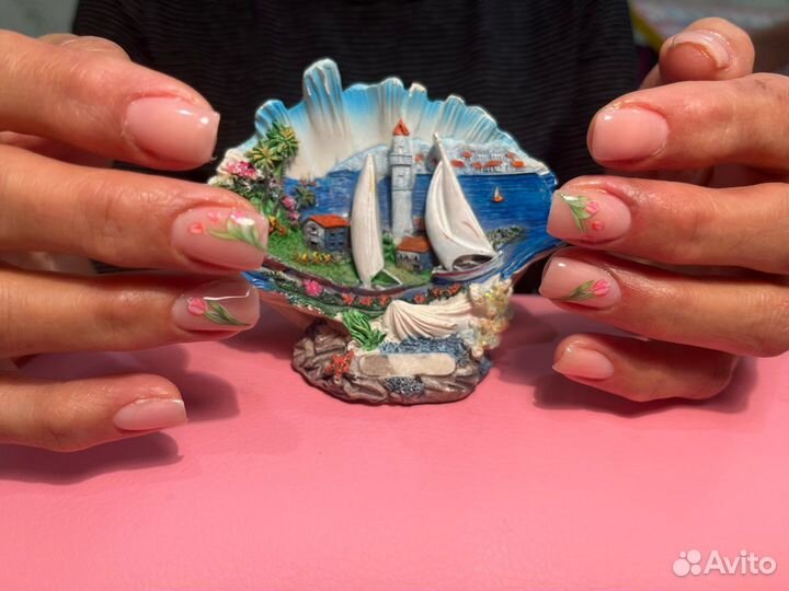 Маникюр и педикюр