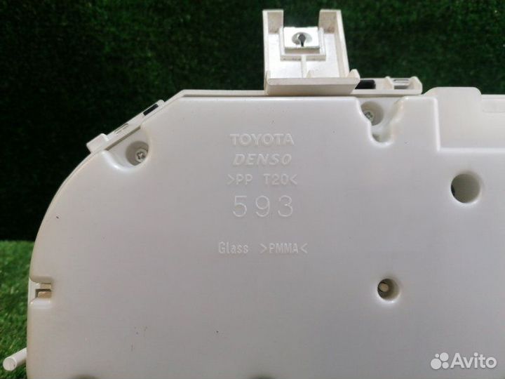 Панель приборов Toyota Probox NCP55 1NZ-FE 2006