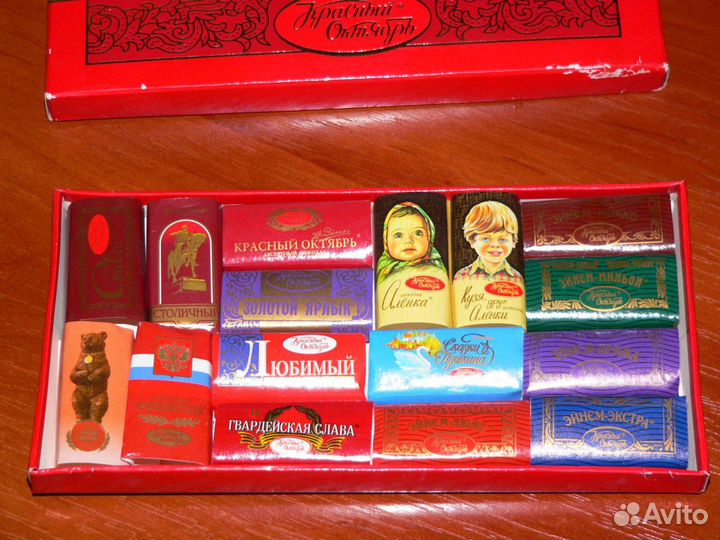 Ручки и шоколадные обертки в коллекцию