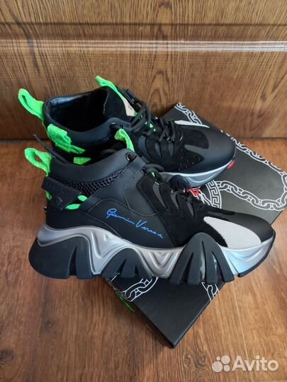 Кроссовки 38