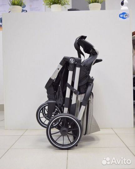 Прогулочная коляска с реверсивным блоком
