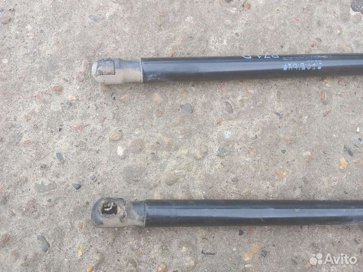 Ситроен c4 b7 упоры крышки багажника