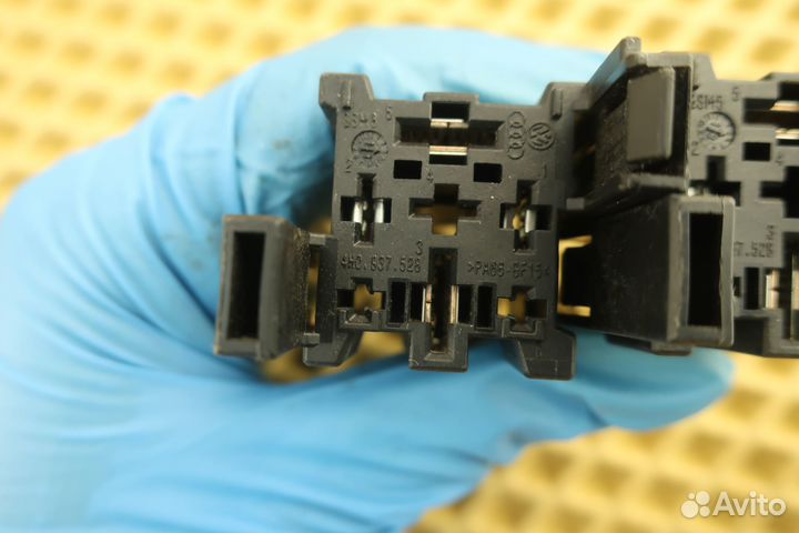 Разъем VAG 4H0937528