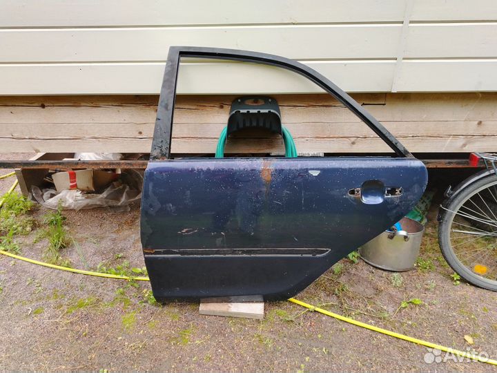 Дверь задняя левая Camry 30 (XV30)