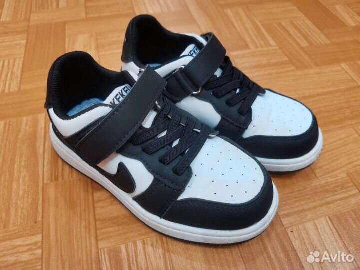 Кроссовки детские
