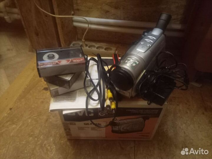 Видеокамера JVC GR-FX18e