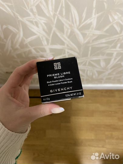 Givenchy румяна