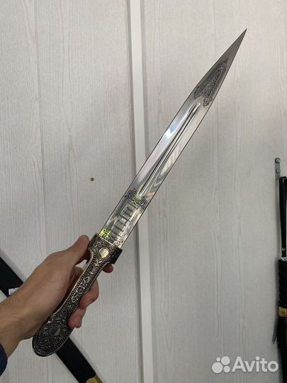 Кавказский кинжал