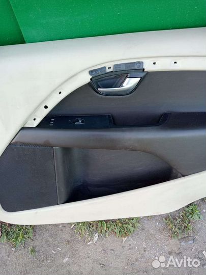 Обивка дверей volvo xc70 2009 год