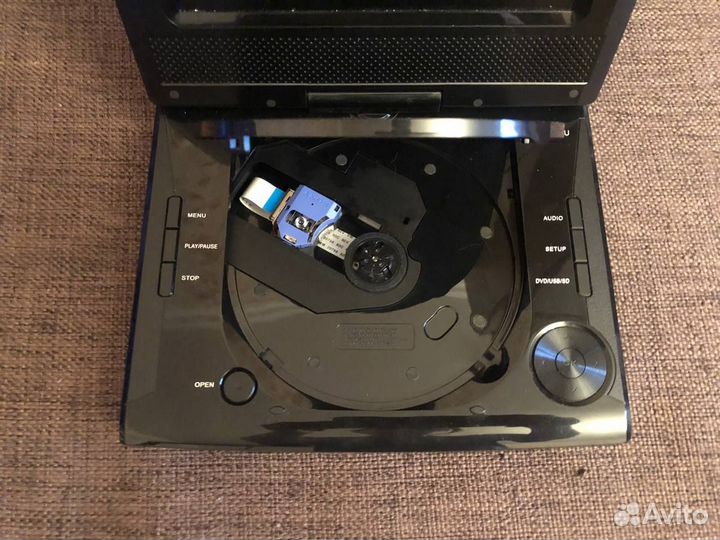 Портативный DVD плеер Supra sdtv-712U