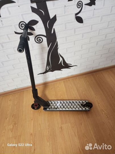 Продам самокат tilt