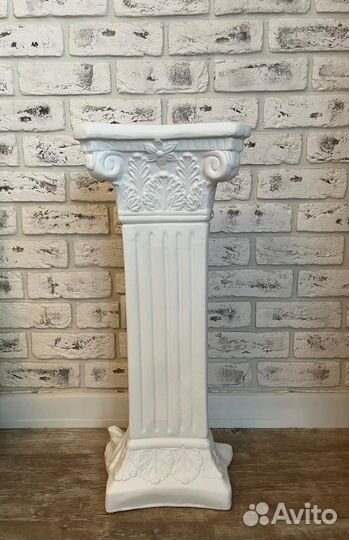 Колонна - Девушка Венеция