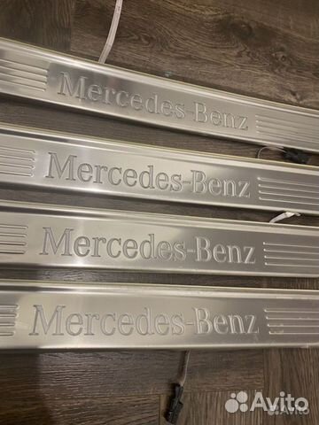 Накладка на порог с подсветкой mercedes