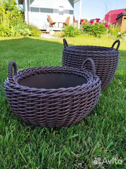 Кашпо для цветов из искусственного ротанга