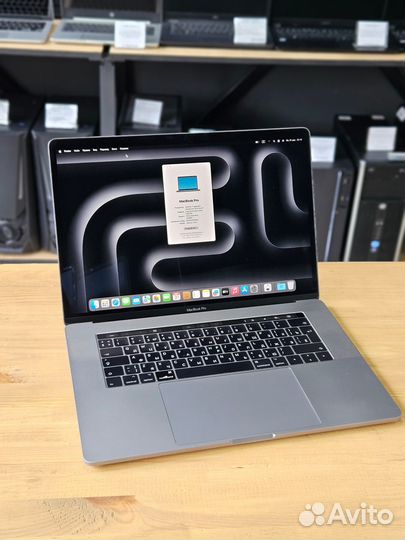 Ноутбук Apple MacBook Pro 15 (2017 года) Core i7 2