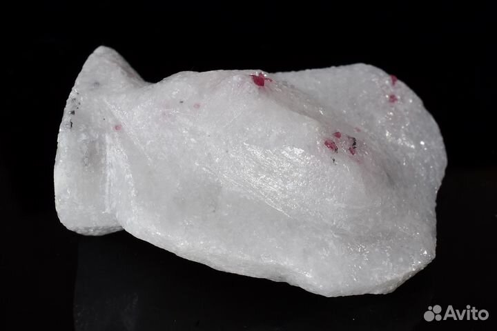 Шпинель, кальцит. Лот №1111