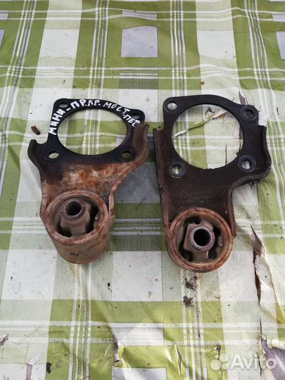 Подушка переднего моста Митсубиси Паджеро Мини 2