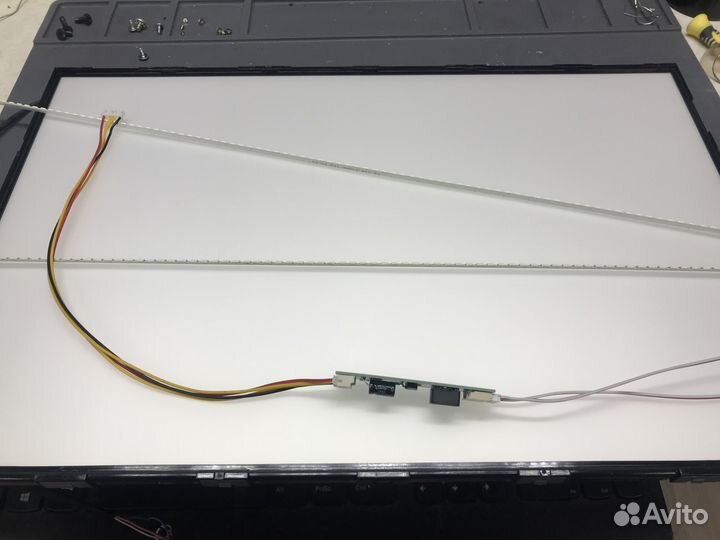 Универсальная LED подсветка для мониторов 15