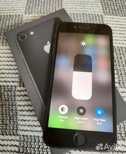 iPhone 8, 64 ГБ