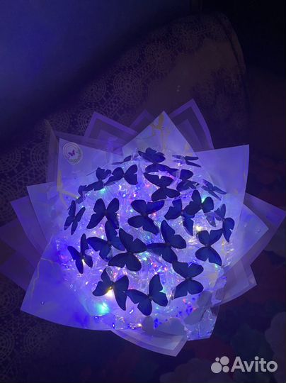 Цветы из бабочек