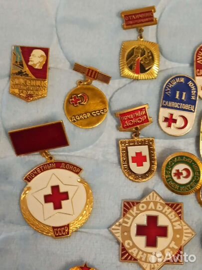 Знаки и значки СССР Почётный донор, Санпост и др