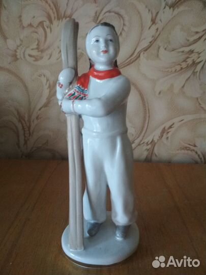 Фарфоровые статуэтки времен СССР