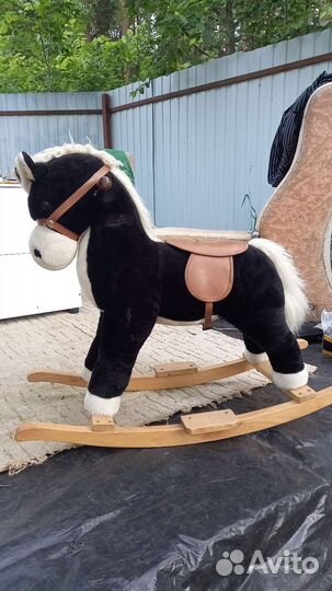 Детская качалка лошадь