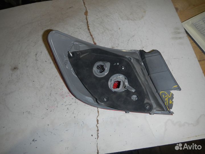 Фонарь задний наружный правый для Toyota Camry