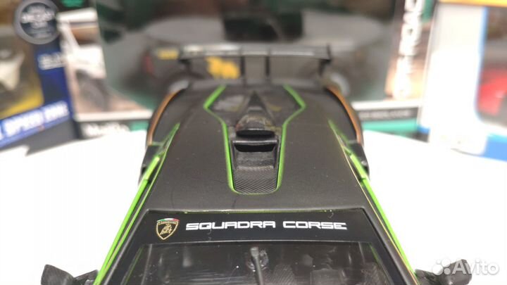 Lamborghini Essenza SCV12 1:24 Bburago