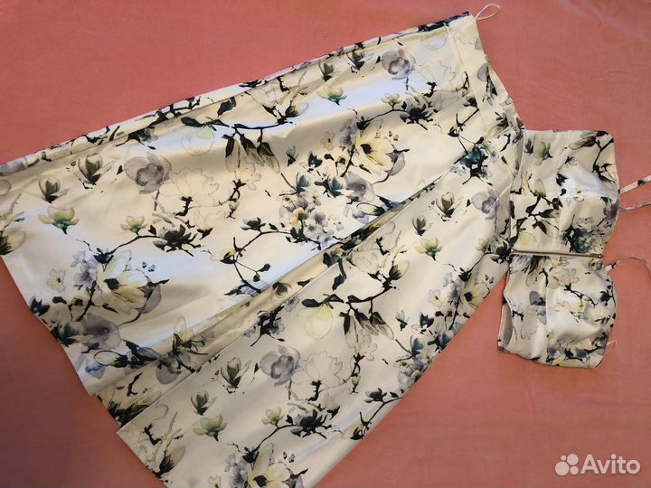 Женская юбка и топ