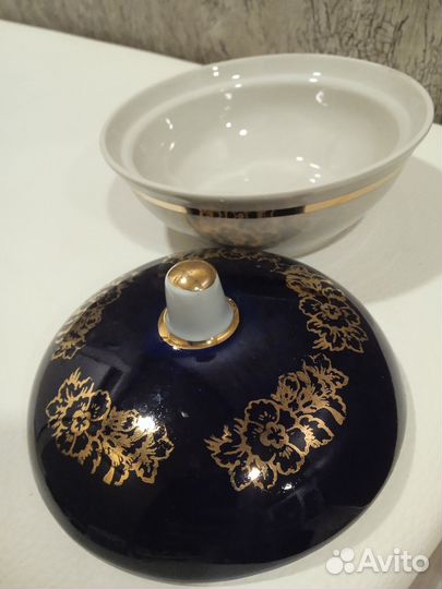 Чайные чашки с блюдцами