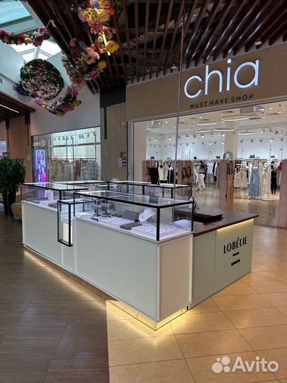 Торговый островок витрина