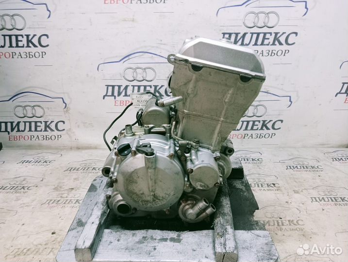 Двигатель Kawasaki KLX250 D-tracker LX250DE лот 52
