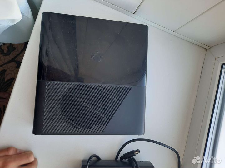 Xbox 360, полный комплект и 7 игр