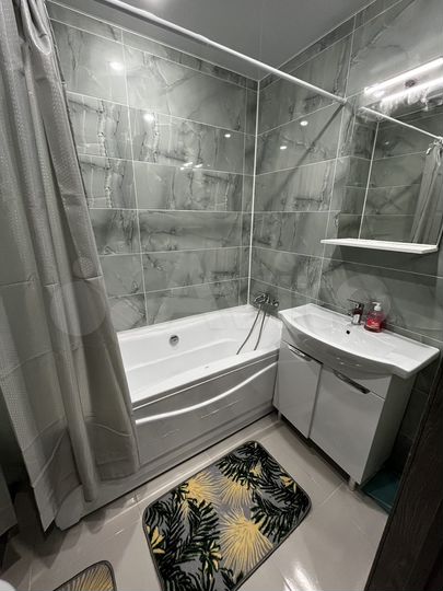 2-к. квартира, 40 м², 8/15 эт.