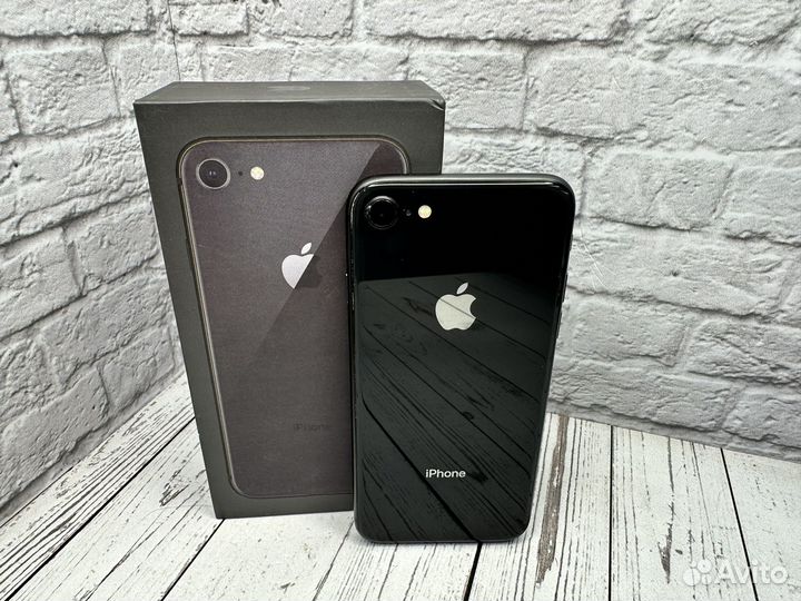 iPhone 8, 64 ГБ